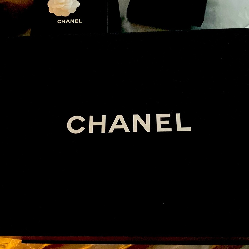 Authentication guaranteed Chanel Bag